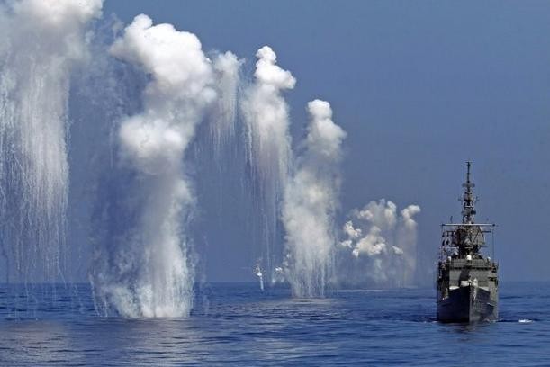 Tàu hộ vệ tên lửa lớp Perry Hải quân Mỹ trong một cuộc tập trận