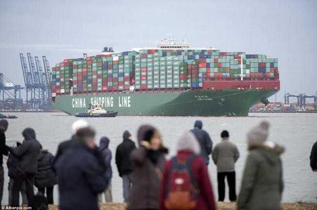 Tàu container &quot;Trung Hải Hoàn Cầu&quot; đến Anh vào ngày 7 tháng 1 năm 2015