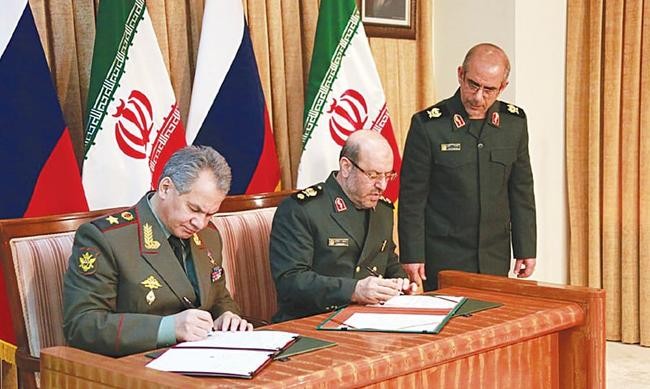 Ngày 20 tháng năm 2015, Bộ trưởng Quốc phòng Nga Sergei Shoigu và Bộ trưởng Quốc phòng Iran Hossein Dehqan ký kết thỏa thuận hợp tác quân sự