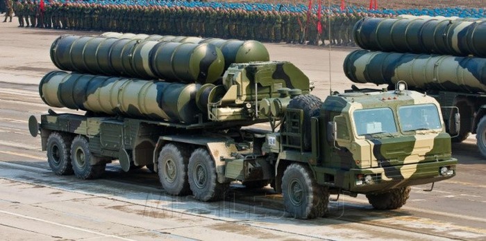 Hệ thống tên lửa phòng không S-400 do Nga chế tạo