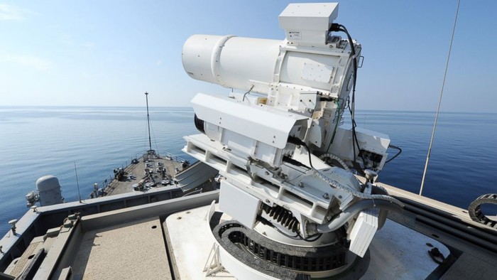 Vũ khí laser lắp trên tàu vận tải đổ bộ USS Ponce Hải quân Mỹ