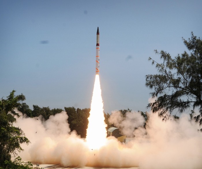 Tên lửa đạn đạo Agni-4 của Ấn Độ, tầm bắn 4.000 km