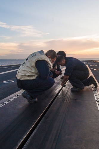 Ngày 23 tháng 1 năm 2015 tàu sân bay USS George Washington Mỹ tổ chức diễn tập ở Biển Đông, ngày 25 tháng 1 năm 2015 đến Philippines
