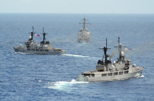 Ngày 28 tháng 6 năm 2014, Mỹ và Philippines tiến hành tập trận chung trên Biển Đông