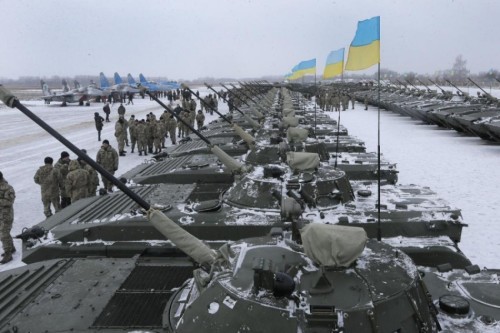 Xe chiến đấu BMP-2 bàn giao cho Quân đội Ukraine (nguồn mạng sina TQ)