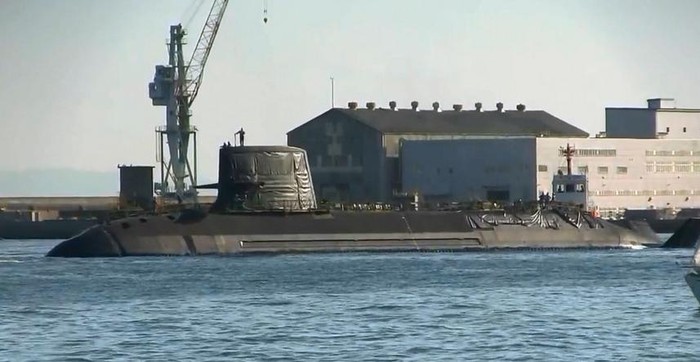 Nhật Bản tích cực thúc đẩy xuất khẩu vũ khí cho những nước có lợi cho an ninh hàng hải của nước này. Trong hình là tàu ngầm AIP lớp Soryu do Nhật Bản chế tạo.