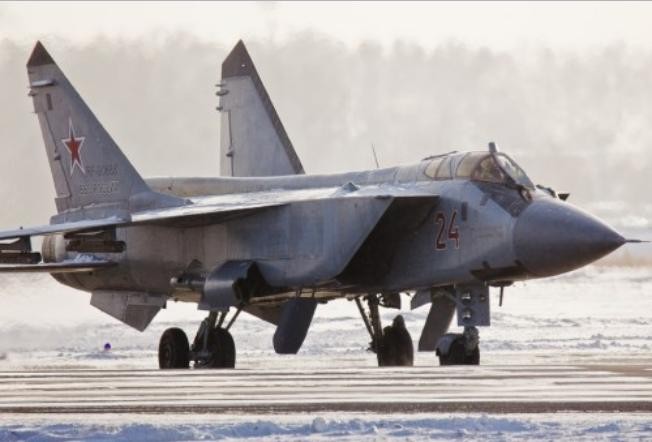 Máy bay đánh chặn MiG-31BM Nga (nguồn mạng sina TQ)