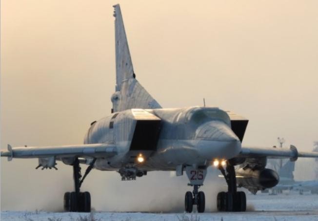 Máy bay ném bom siêu âm Tu-22M3 Nga (nguồn mạng sina TQ)