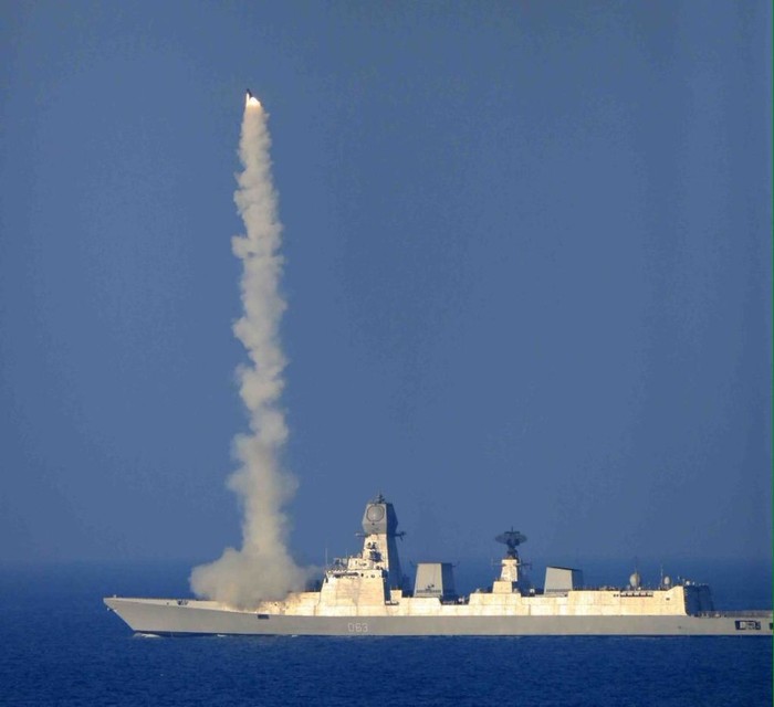 Hải quân Ấn Độ tổ chức diễn tập bắn đạn thật cấp chiến dịch