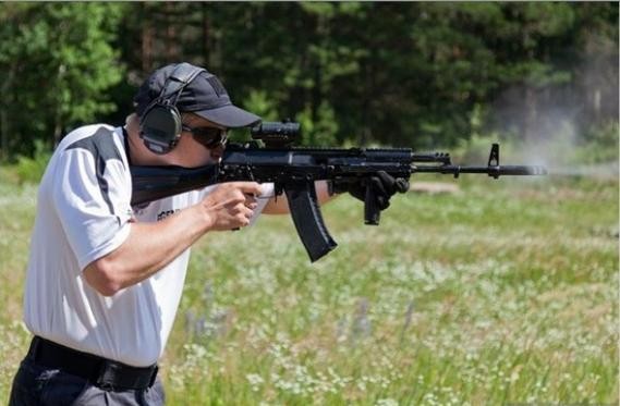 Súng trường tự động Kalashnikov kiểu mới AK-12 Nga