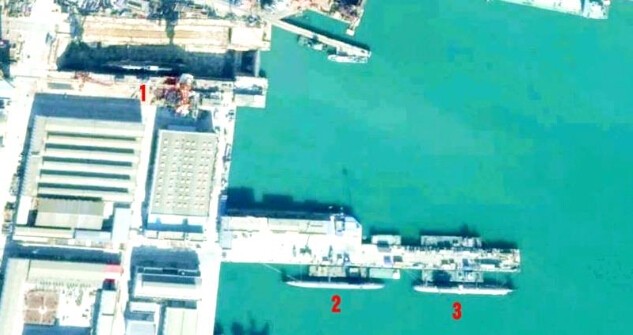 Hình ảnh tàu ngầm Trung Quốc trên trang mạng &quot;Nhân Dân&quot; Trung Quốc