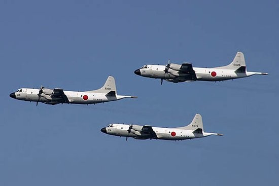 Nhật Bản sở hữu rất nhiều máy bay tuần tra săn ngầm P-3C (trong hình) và đang muốn thay thế chúng, đã phát triển được máy bay tuần tra săn ngầm P-1