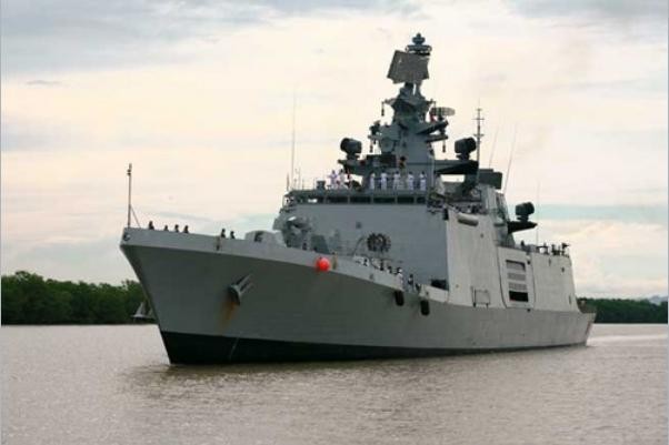 Tàu hộ vệ Shivalik Hải quân Ấn Độ thăm cảng Hải Phòng, Việt Nam ngày 5 tháng 8 năm 2014