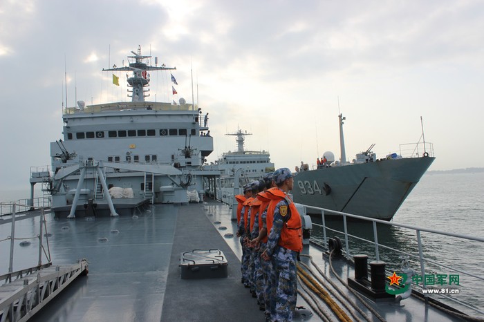 Ngày 3 tháng 3 năm 2015, 2 tàu đổ bộ Type 072III tên là Nga Mi Sơn và Đan Hà Sơn của Hạm đội Nam Hải tập trận trên Biển Đông (nguồn mạng sina TQ)