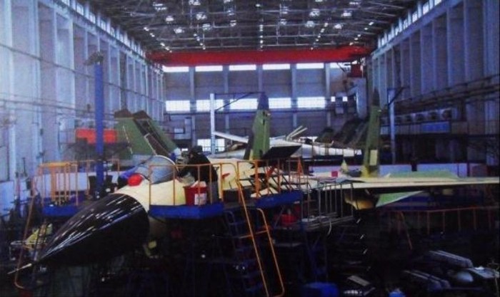 Máy bay chiến đấu J-11B trong nhà máy của Tập đoàn công nghiệp máy bay Thẩm Dương