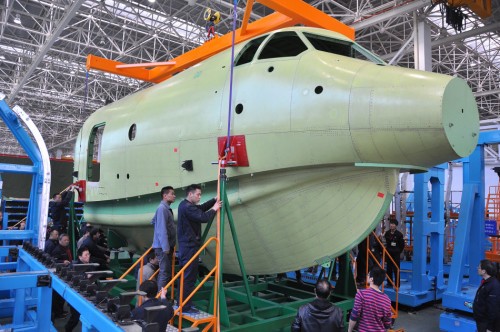 Hiện trường chế tạo thủy phi cơ AG600 Giao Long (nguồn mạng sina TQ)