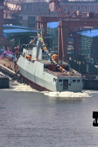 Tàu hộ vệ hạng nhẹ Type 056A thứ 25 (phiên bản săn ngầm) Trung Quốc hạ thủy (nguồn mạng sina TQ ngày 20 tháng 3 năm 2015)
