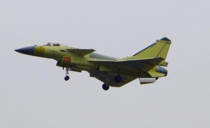 Máy bay chiến đấu J-10B phiên bản sản xuất hàng loạt đánh số 126 Trung Quốc (nguồn mạng sina)