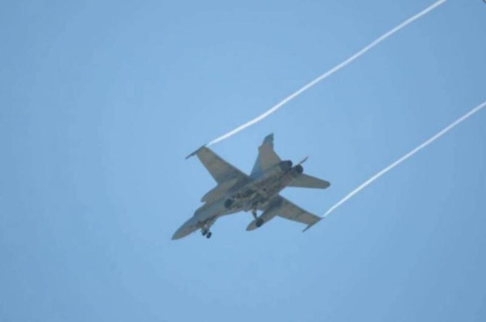 Ngày 1 tháng 4 năm 2015, 2 máy bay chiến đấu F-18 Mỹ buộc phải hạ cánh khẩn cấp xuống Đài Loan (nguồn mạng sina TQ)
