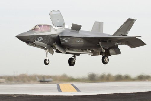 Năm 2014, Quân đội Mỹ từng cho biết, máy bay chiến đấu tàng hình F-35B đã sử dụng bộ linh kiện từ tính do Trung Quốc chế tạo