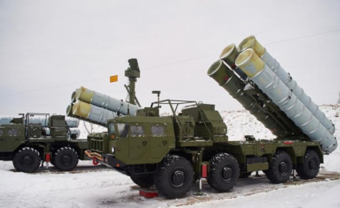 Hệ thống tên lửa phòng không S-300PMU2 Nga (nguồn mạng sina TQ)