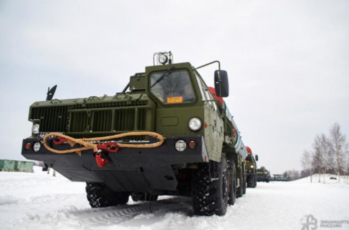 Hệ thống tên lửa phòng không S-300PMU2 Nga (nguồn mạng sina TQ)