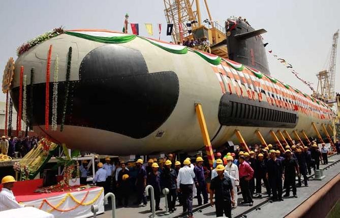 Tàu ngầm thông thường INS Kalvari lớp Scorpene Ấn Độ hạ thủy ngày 6 tháng 4 năm 2015