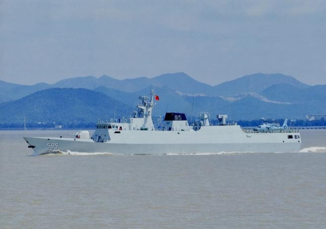 Tàu hộ vệ hạng nhẹ Triều Châu số hiệu 595 Type 056A phiên bản săn ngầm của Hạm đội Nam Hải, Hải quân Trung Quốc, triển khai ở Biển Đông