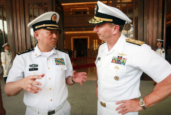 Tháng 7 năm 2014, Tham mưu trưởng Hải quân Mỹ Jonathan Greenert thăm Trung Quốc