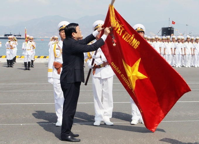 Chủ tịch nước Trương Tấn Sang tham dự Lễ diễu binh kỷ niệm tròn 60 năm thành lập Hải quân Nhân dân Việt Nam