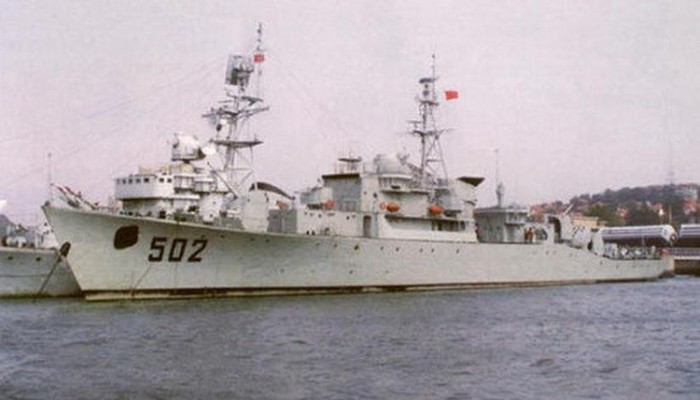 Tàu hộ vệ Nam Sung số hiệu 502 Hải quân Trung Quốc từng tham gia chiến tranh xâm lược đá Gạc Ma - quần đảo Trường Sa của Việt Nam,