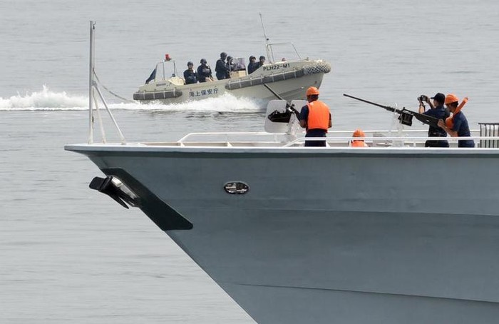 Ngày 6 tháng 5 năm 2015, Lực lượng bảo vệ bờ biển Nhật Bản và Philippines tiến hành diễn tập chống cướp biển liên hợp