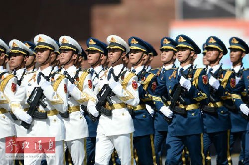 Binh sĩ Trung Quốc tham gia lễ duyệt binh ở Quảng trường Đỏ, Moscow ngày 9 tháng 5 năm 2015