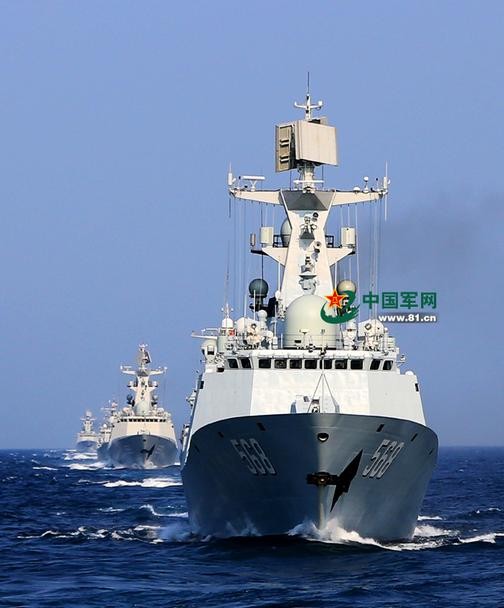 Đầu tháng 5 năm 2015, chi đội tàu khu trục Hạm đội Nam Hải tổ chức tập trận phòng không, chống hạm, săn ngầm (nguồn 81.cn)