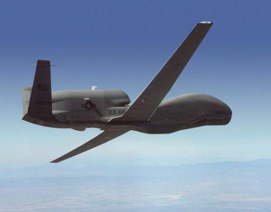 Hiện nay, Mỹ đã triển khai máy bay trinh sát không người lái RQ-4 Global Hawk ở Guam và Nhật Bản (nguồn mạng sina Trung Quốc)