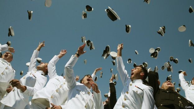 Học viên Hải quân Mỹ tốt nghiệp