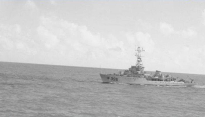 Tàu chiến số hiệu 396 Trung Quốc xâm chiếm quần đảo Hoàng Sa của Việt Nam vào năm 1974