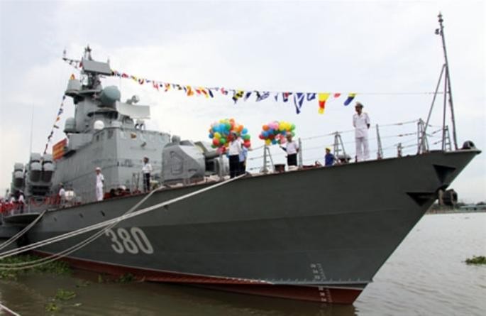Ngày 2 tháng 6 năm 2015, Hải quân Việt Nam nhận bàn giao 2 tàu tên lửa HQ 379 và HQ 380 lớp Molniya