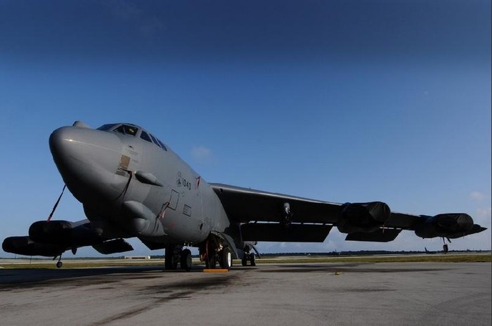 Máy bay ném bom B-52 Không quân Mỹ