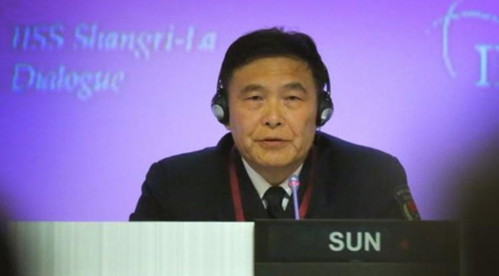 Tôn Kiến Quốc - đại diện Trung Quốc ngụy biện, nói lấy được tại Đối thoại Shangri-La 2015