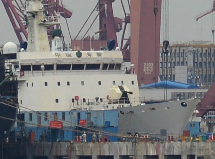 Tàu cảnh sát biển lớp 10.000 tấn Trung Quốc đã lắp pháo 76 mm