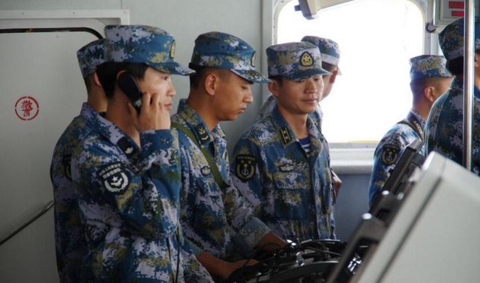 Trung tuần tháng 6 trên Biển Đông, một biên đội tàu chiến mới của Hải quân Trung Quốc đã tổ chức huấn luyện liên tục trên biển trong thời gian 4 ngày, các khoa mục huấn luyện gồm tìm kiếm tấn công tàu ngầm, phòng ngự đối không, bắn đạn thật, kiểm tra lục soát. Khác với trước đây, trong cuộc diễn tập này ngoài binh sĩ đang tại ngũ, còn có hơn 120 hạ sĩ quan đã rời quân ngũ.