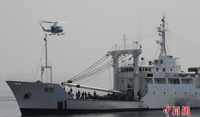 Ngày 6 tháng 5 năm 2015, Lực lượng bảo vệ bờ biển Nhật Bản-Philippines tổ chức diễn tập chống cướp biển ở Biển Đông. Gần đây, quan chức Philippines gọi tàu Cảnh sát biển Trung Quốc là &quot;cướp có vũ trang&quot; ở Biển Đông.