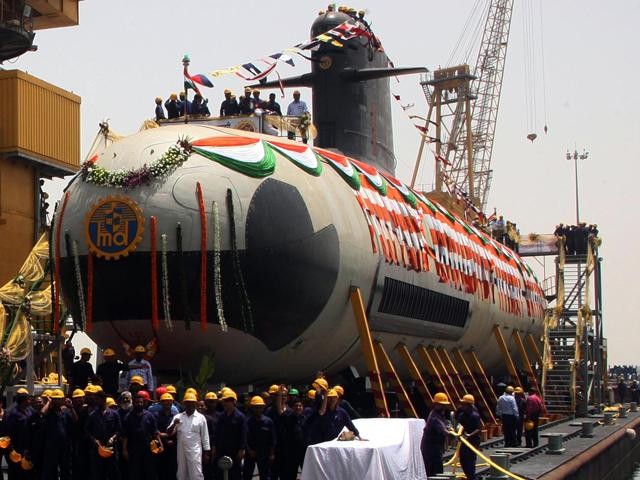 Ngày 6 tháng 4 năm 2015, Ấn Độ hạ thủy tàu ngầm INS Kalvari lớp Scorpene