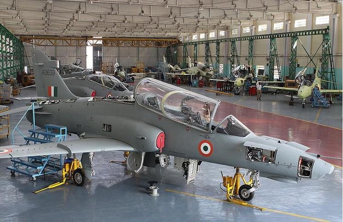 Máy bay huấn luyện do Ấn Độ tự lắp ráp