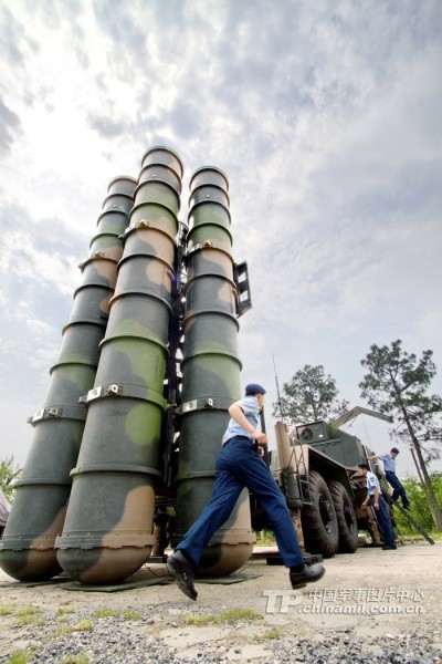 Hệ thống tên lửa phòng không tầm xa HQ-9 do Trung Quốc tự chế tạo