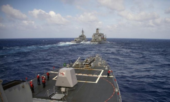 Cụm tàu chiến Nhật-Mỹ tiến hành diễn tập quân sự ở Guam, tập kết liên tiếp bắn tên lửa răn đe Trung Quốc (nguồn mạng sina Trung Quốc)
