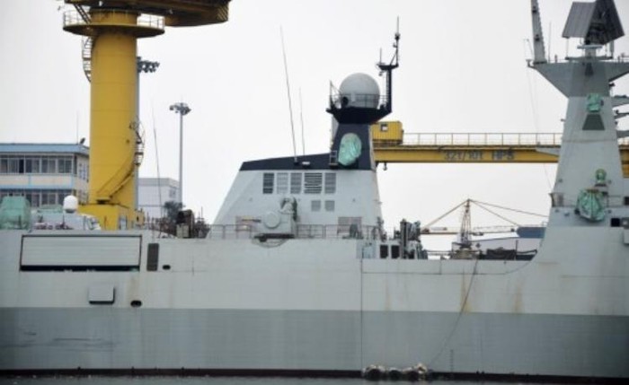 Tàu hộ vệ tên lửa Hàm Đan số hiệu 579 Type 054A chuẩn bị biên chế cho Hải quân Trung Quốc (nguồn mạng sina Trung Quốc)
