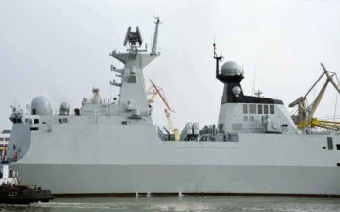 Tàu hộ vệ tên lửa Hàm Đan số hiệu 579 Type 054A chuẩn bị biên chế cho Hải quân Trung Quốc (nguồn mạng sina Trung Quốc)