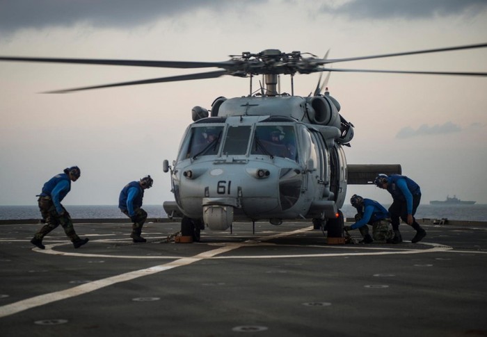 Máy bay trực thăng săn ngầm MH-60 Seahawk Mỹ